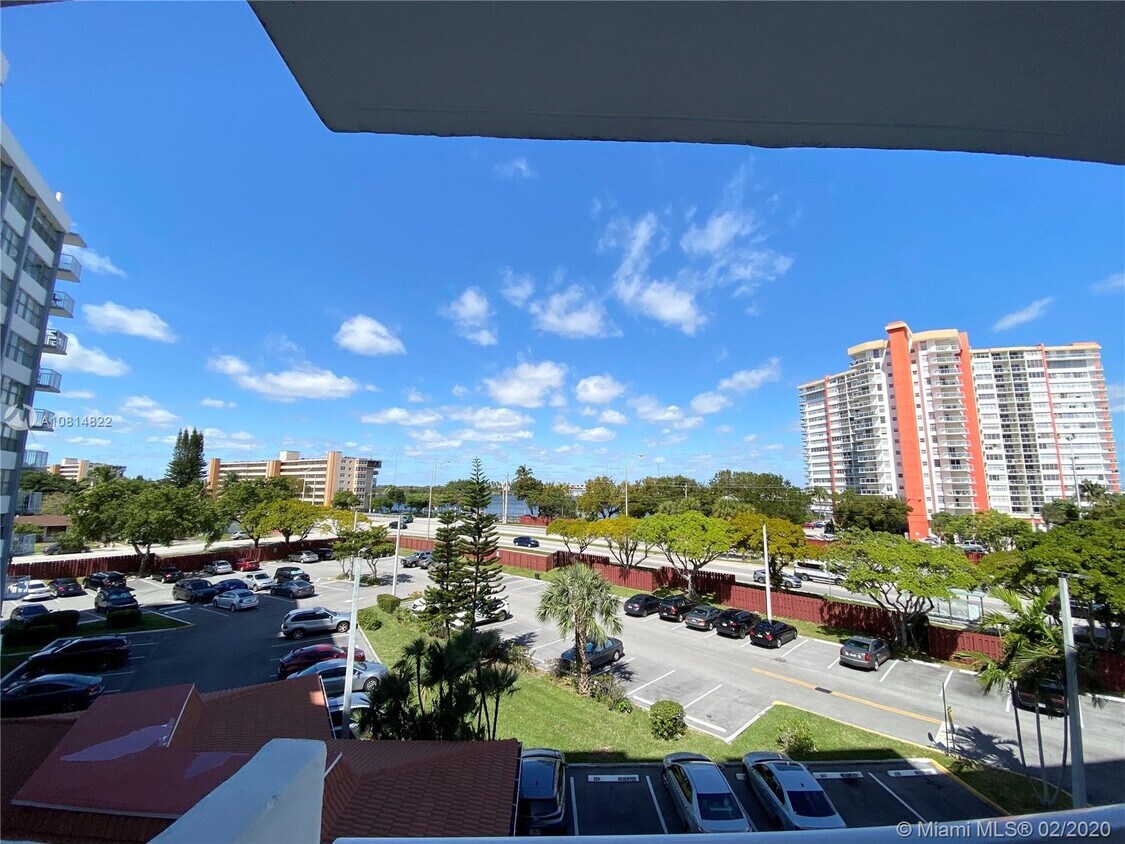 1200 NE Miami Gardens Dr Unit 412W, Miami, FL 33179 Apartment for