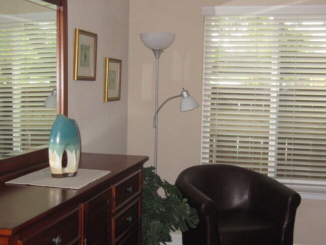 Building Photo - Executive Condo