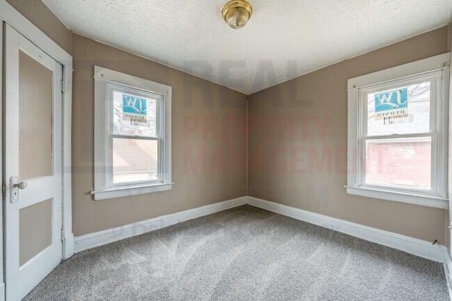 Foto del edificio - 14001 Idarose Ave