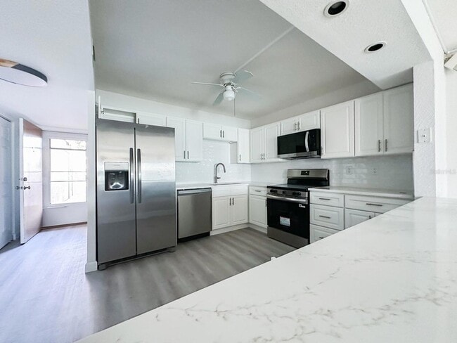 Photo - 7910 Sun Island Dr S Apartment