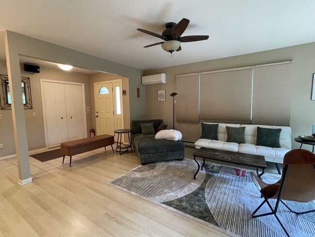 Foto del edificio - 4009 St Clair St