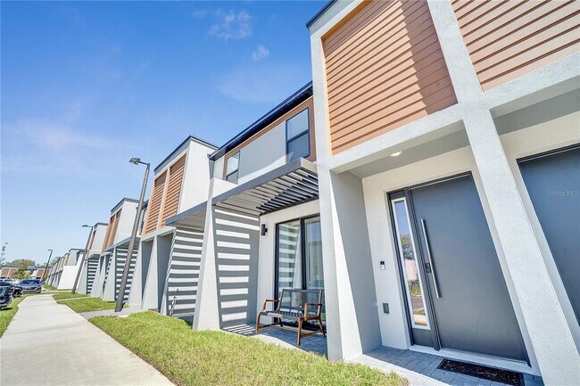 Building Photo - 3205 Energy Dr