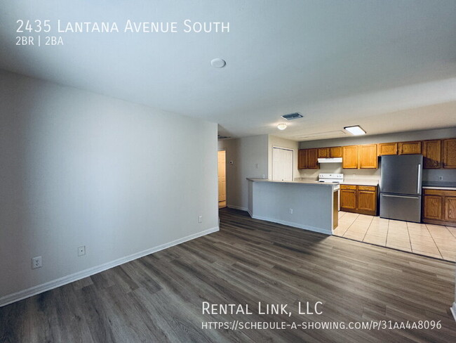 Foto del edificio - 2435 Lantana Ave S