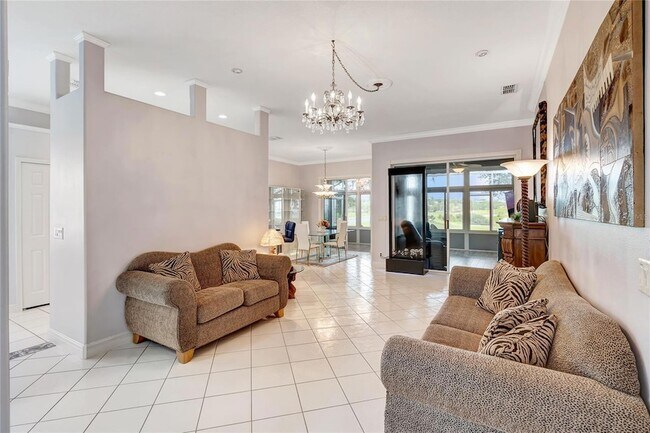 Building Photo - 2500 Castle Pines St