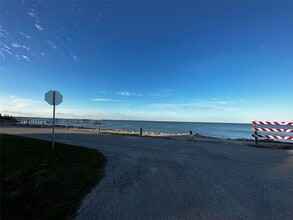 Building Photo - 4318 1st St