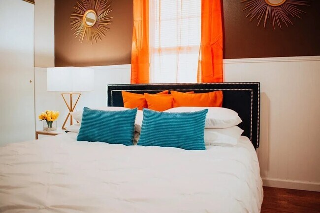 Foto del edificio - 1704 Horseshoe Dr