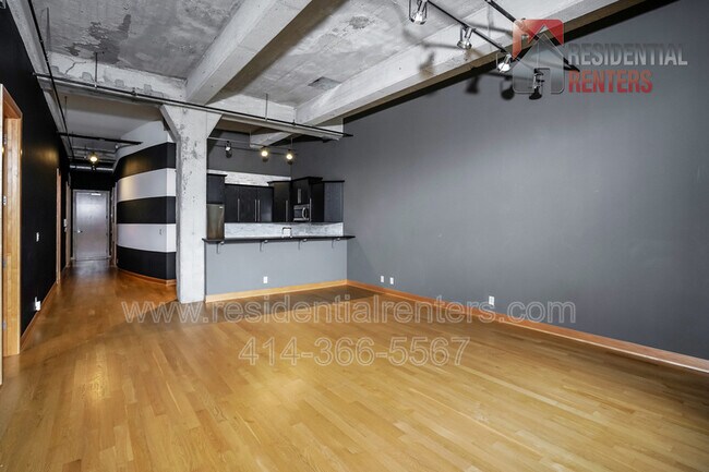 Foto del edificio - 239 E Chicago St