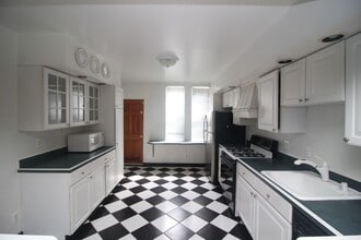 Building Photo - 813 S Potomac St