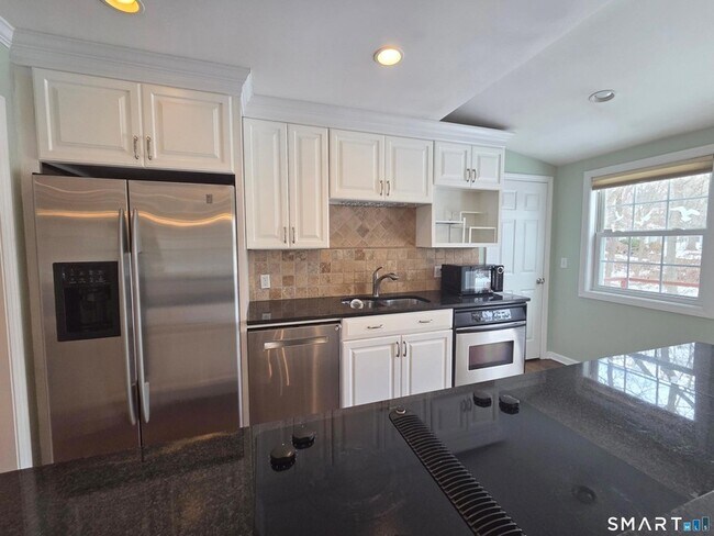 Foto del edificio - 51 Glendale Rd