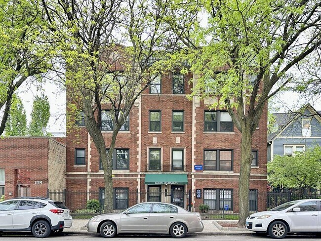 Building Photo - 4349 N Damen Ave