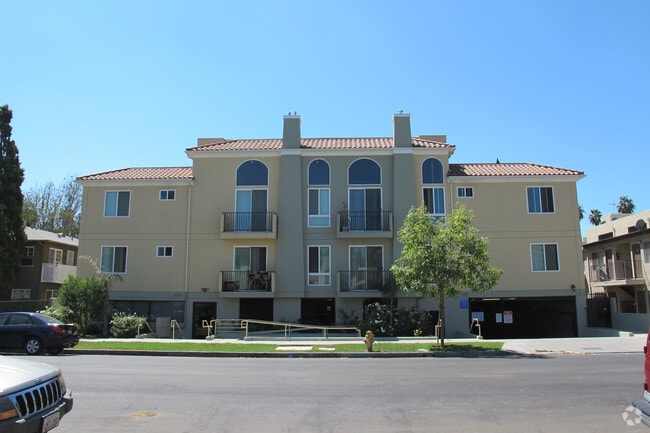 Building Photo - 14628 Sylvan St