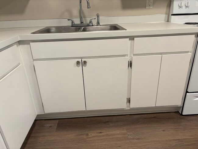 Foto del edificio - 3121 Hoyt Ave