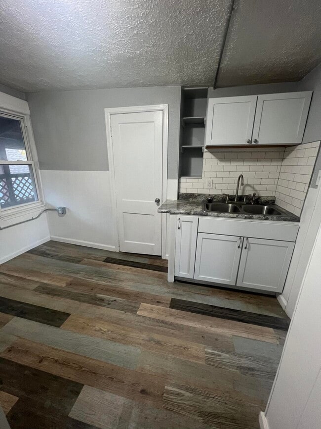 Building Photo - 117 N 60th St