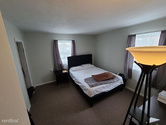 Building Photo - 2 br, 1 bath Apartment - 3601 W Enfield Pl