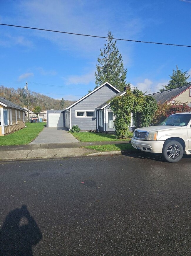 Building Photo - 2ba 1ba with Garage