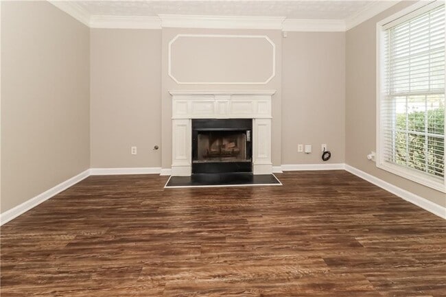 Building Photo - 3915 Riverside Pkwy