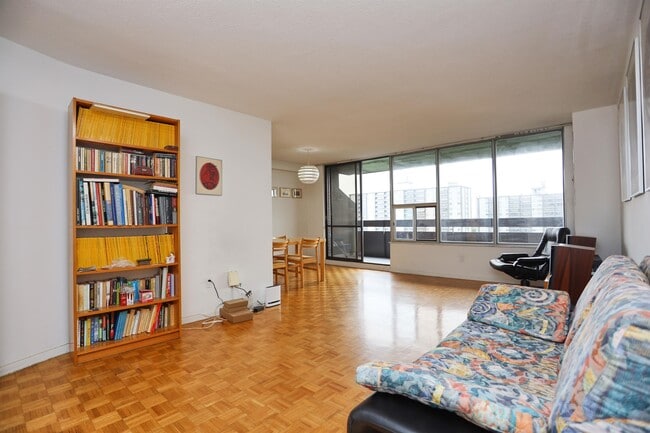 Building Photo - 11 Wincott Dr