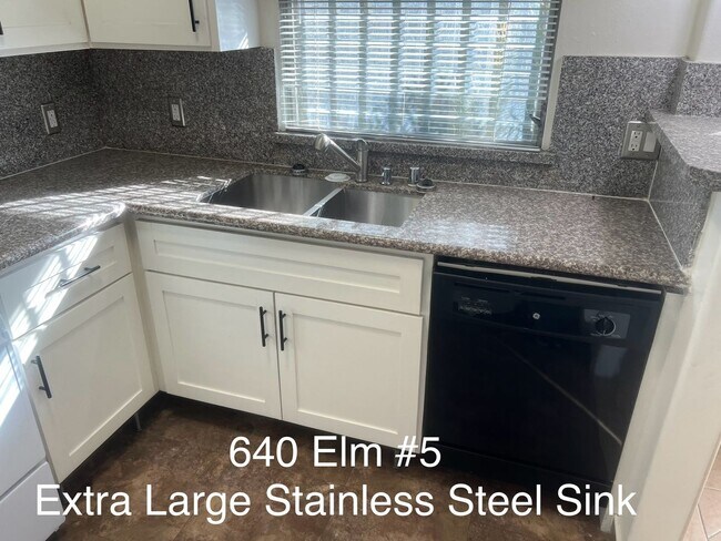 Foto del edificio - Walk to Downtown & Beach!!