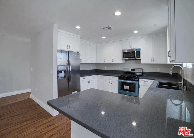 Foto del edificio - 2303 Hauser Blvd