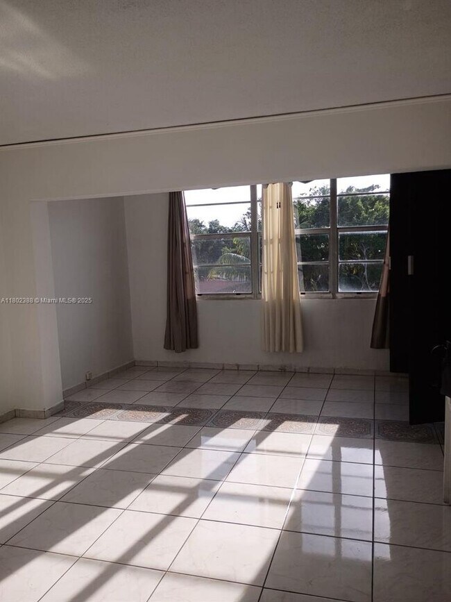 Foto del edificio - 1800 SW 25th St