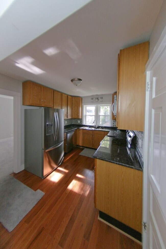 Building Photo - 921 Home Ave