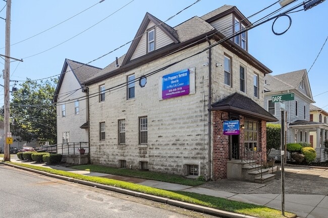 Foto del edificio - 688 N Broad St