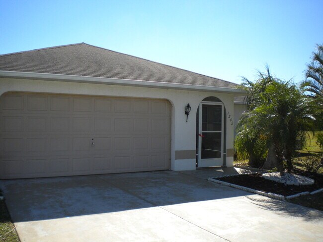 Foto del edificio - Charming 3 Bedroom, 2 Bath Home in Beautif...