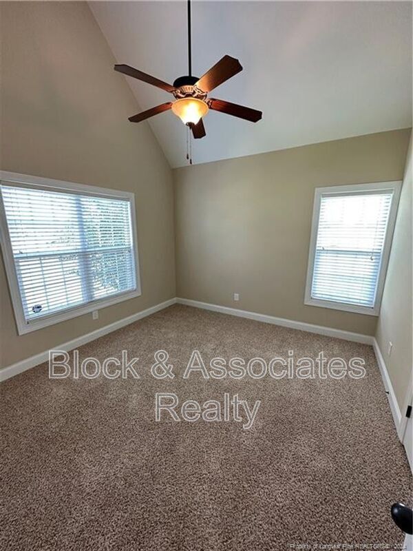 Building Photo - 8044 Gaelic Dr