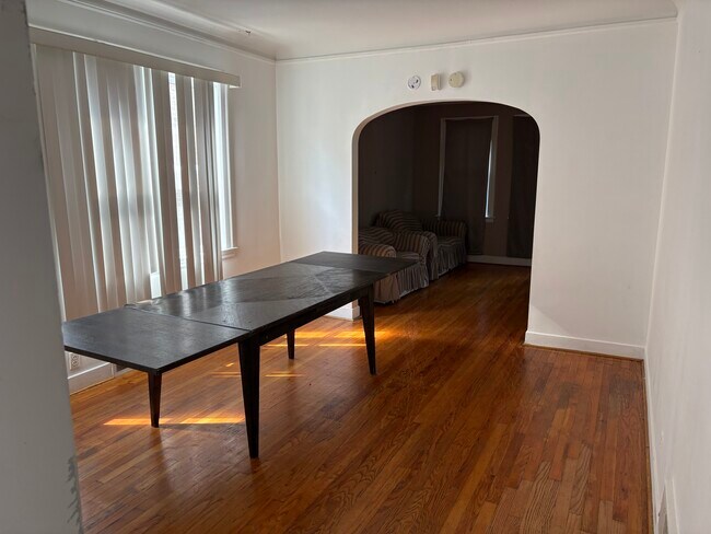 Foto del edificio - 5543 N Spaulding Ave