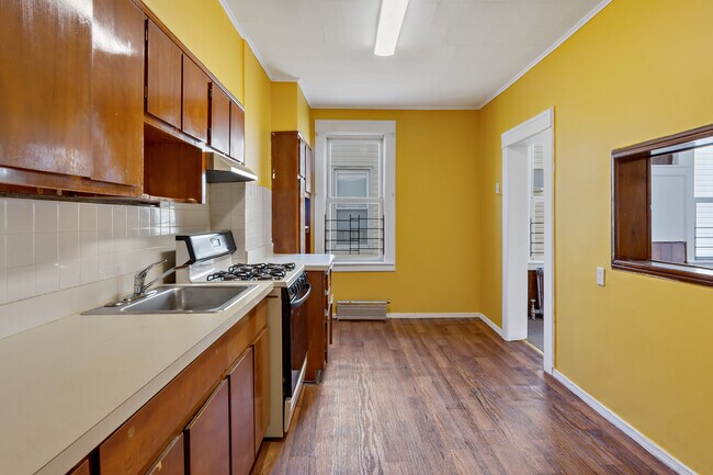 Foto del edificio - 10153 106th St