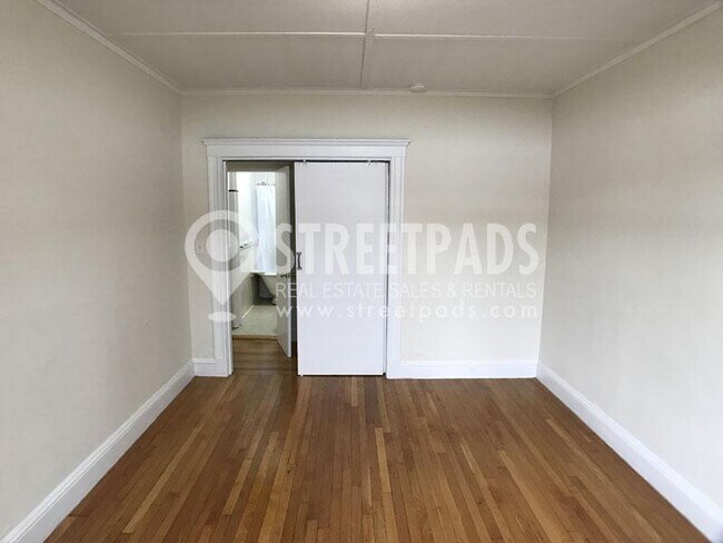 Foto del edificio - 1 bedroom in Boston MA 02215
