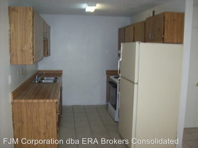 Building Photo - 2915 Cedar Ave