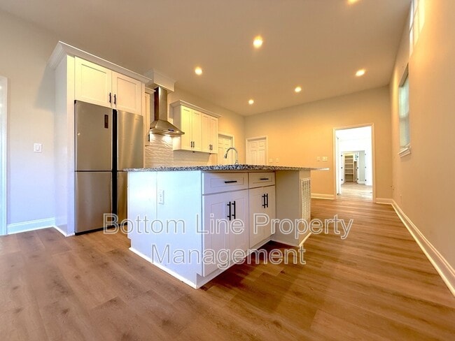 Building Photo - 1112 Pegram St
