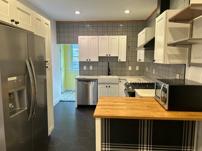 Photo - 2121 S Garnet St House