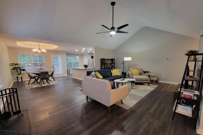 Building Photo - 3110 Crest Ridge Cir SW