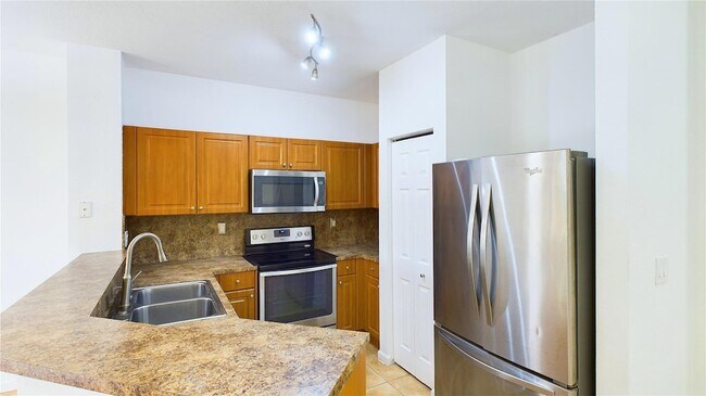 Foto del edificio - 8842 S Isles Cir