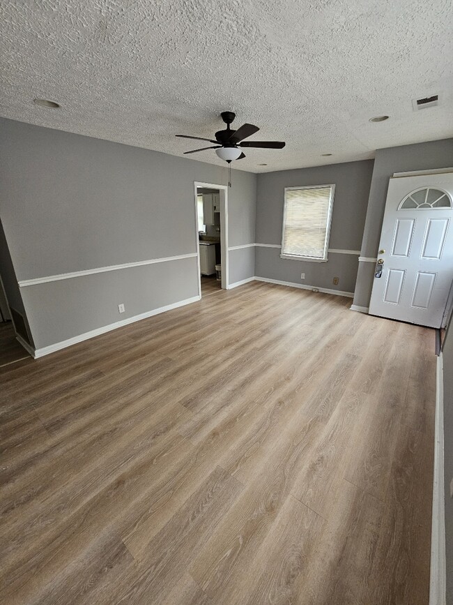 Building Photo - 3416 Penway Ave