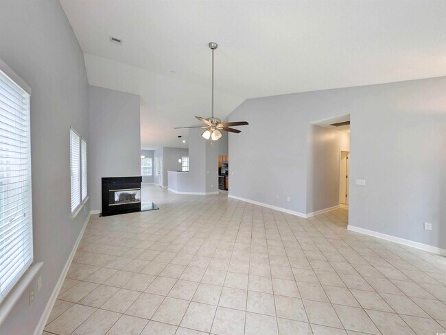 Foto del edificio - 33 Regal Ln