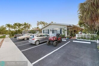 Building Photo - 4649 Bougainvilla Dr