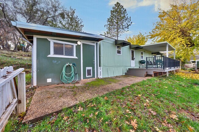 Foto del edificio - Cozy 1 Bedroom ADU With Stunning Pasture & Pond Views in Rescue!