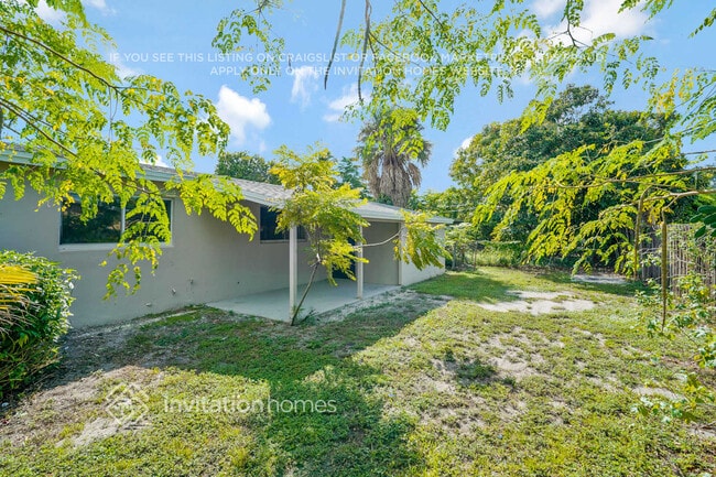 Foto del edificio - 6291 NW 14th Ct