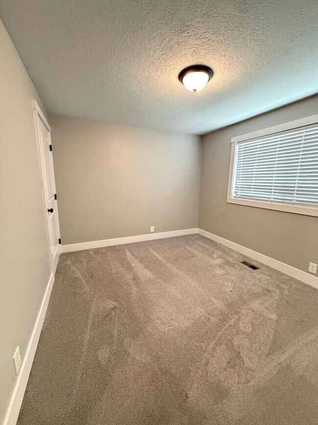 Building Photo - Incredible Location with Huge RV Parking Space!
