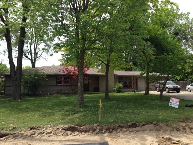 Building Photo - 2201 N Salisbury St