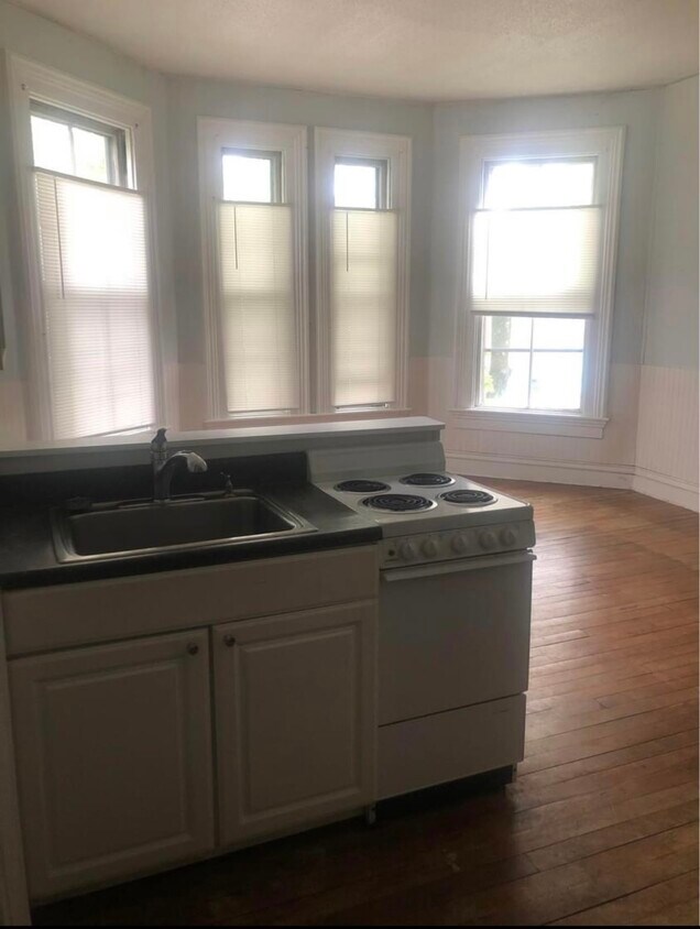 Primary Photo - 150 North St