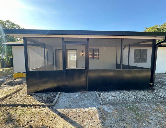 Foto del edificio - 1049 Grandview Cir