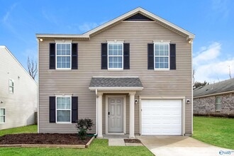 Building Photo - 202 Valleyside Dr NE