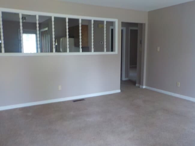 Building Photo - 2785 Vance Dr