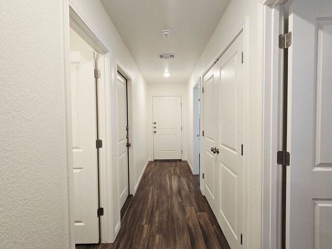Building Photo - 5809 Betty Lou Dr