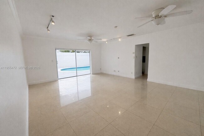 Building Photo - 710 NW 78th Ave