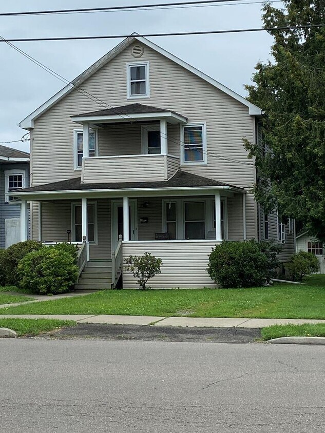 Primary Photo - 219 Mt Zoar St